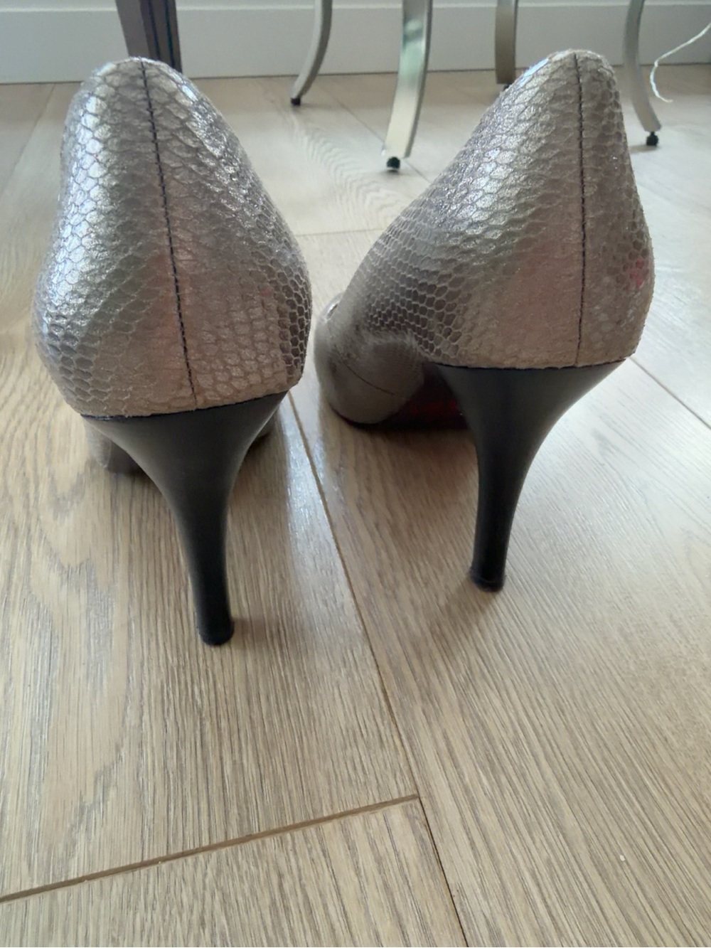 Metallic Peep-Toe High Heels in Metallic Taupe\Gray - Picture 4 of 15